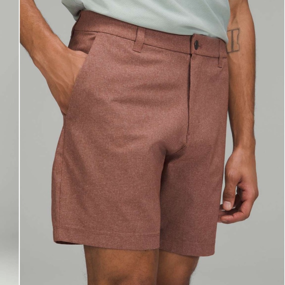 lululemon athletica Brown/coral. Men's Shorts medium/31